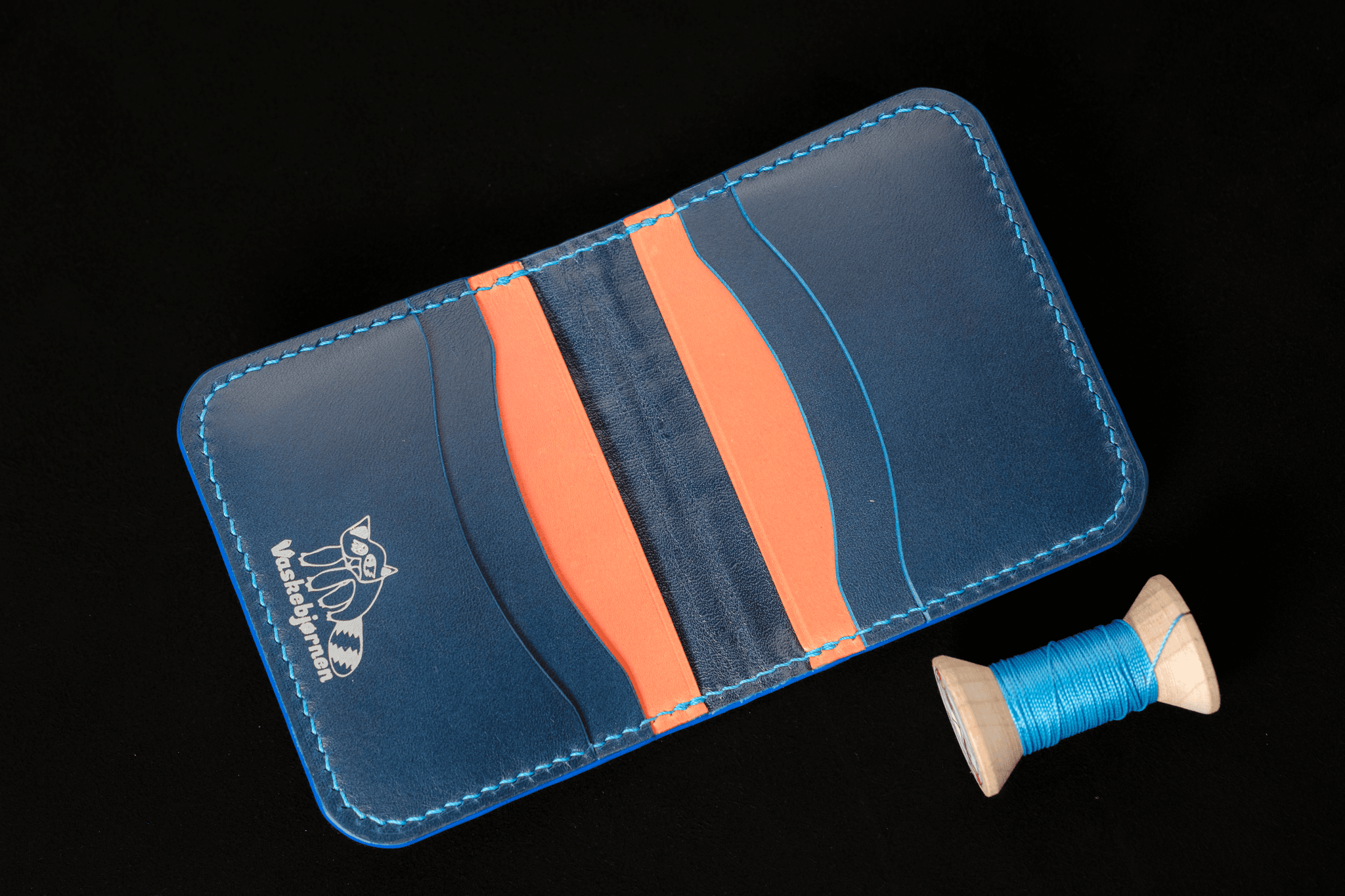 Bifold wallet interior