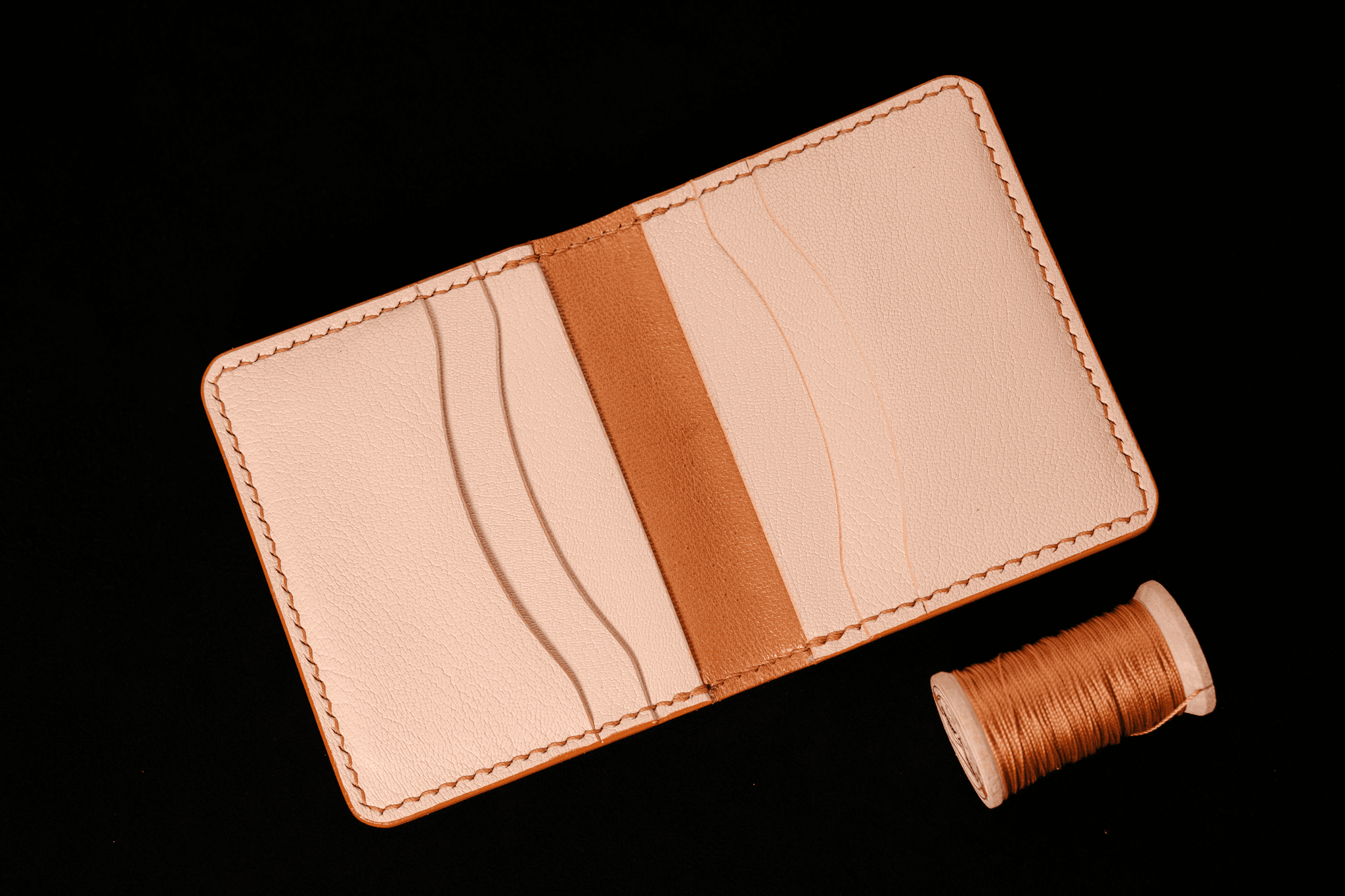 Bifold wallet interior