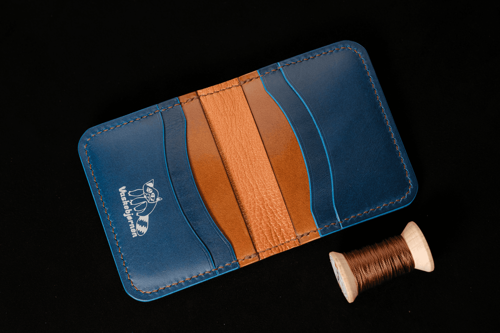 Bifold wallet interior