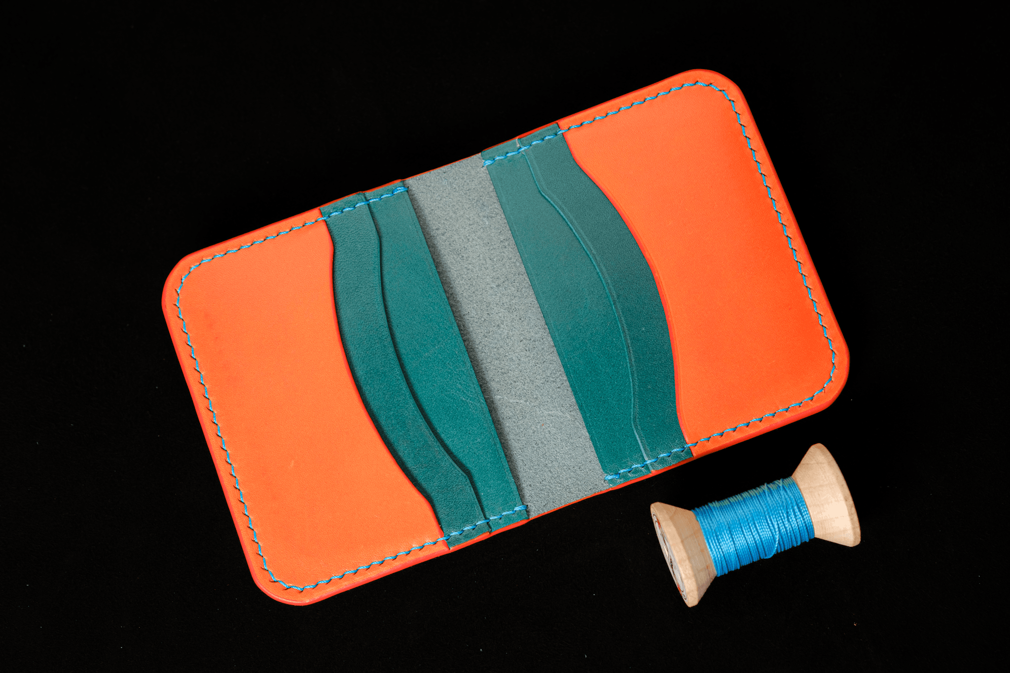 Bifold wallet interior