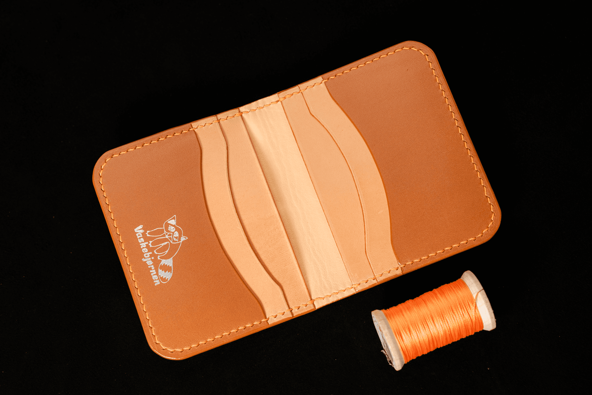 Bifold wallet interior