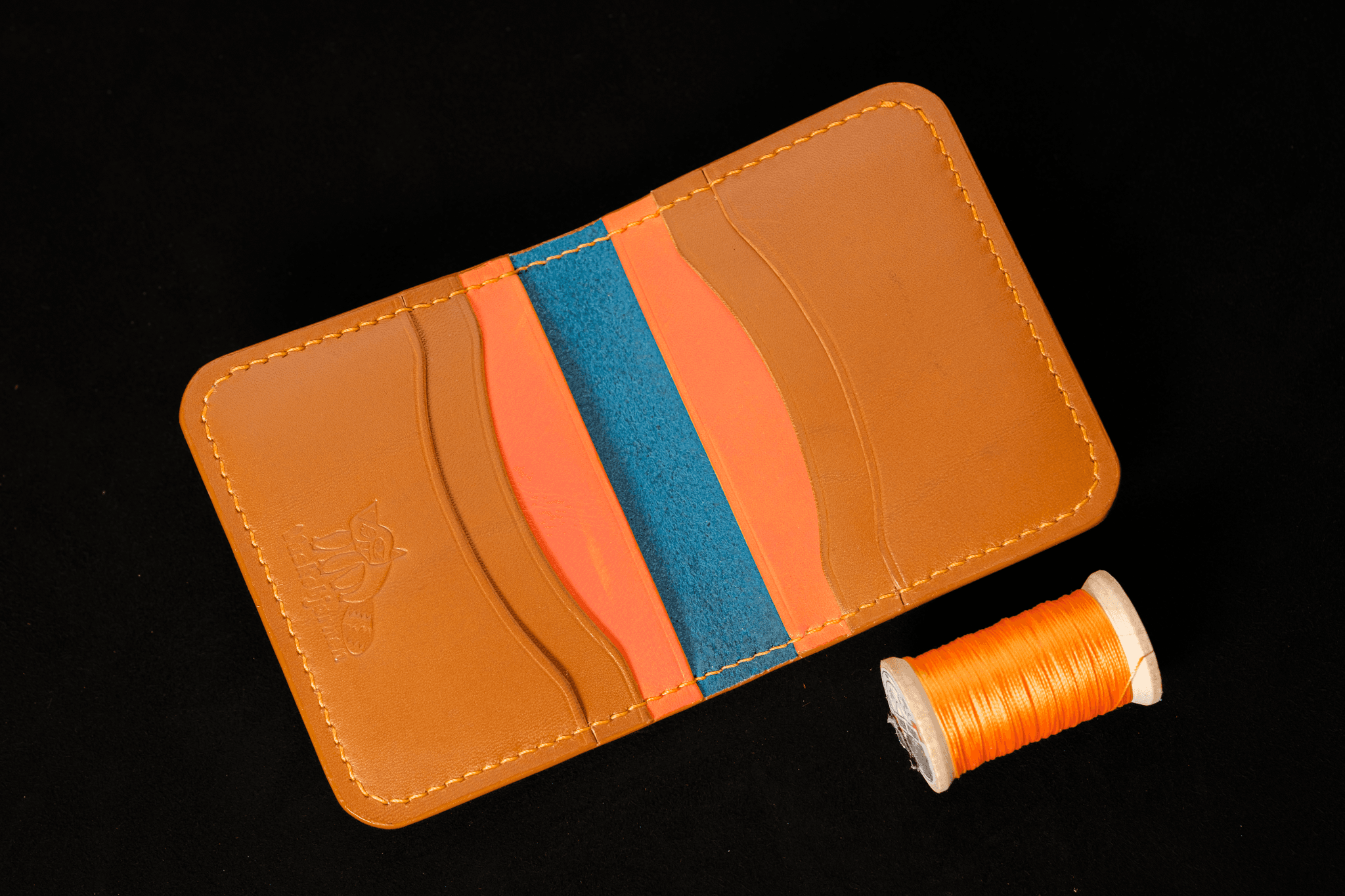 Bifold wallet interior