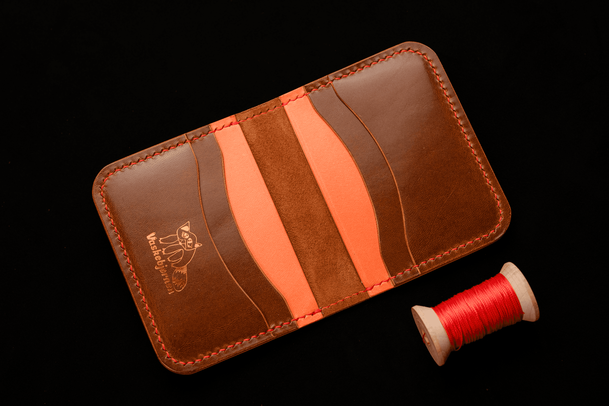 Bifold wallet interior