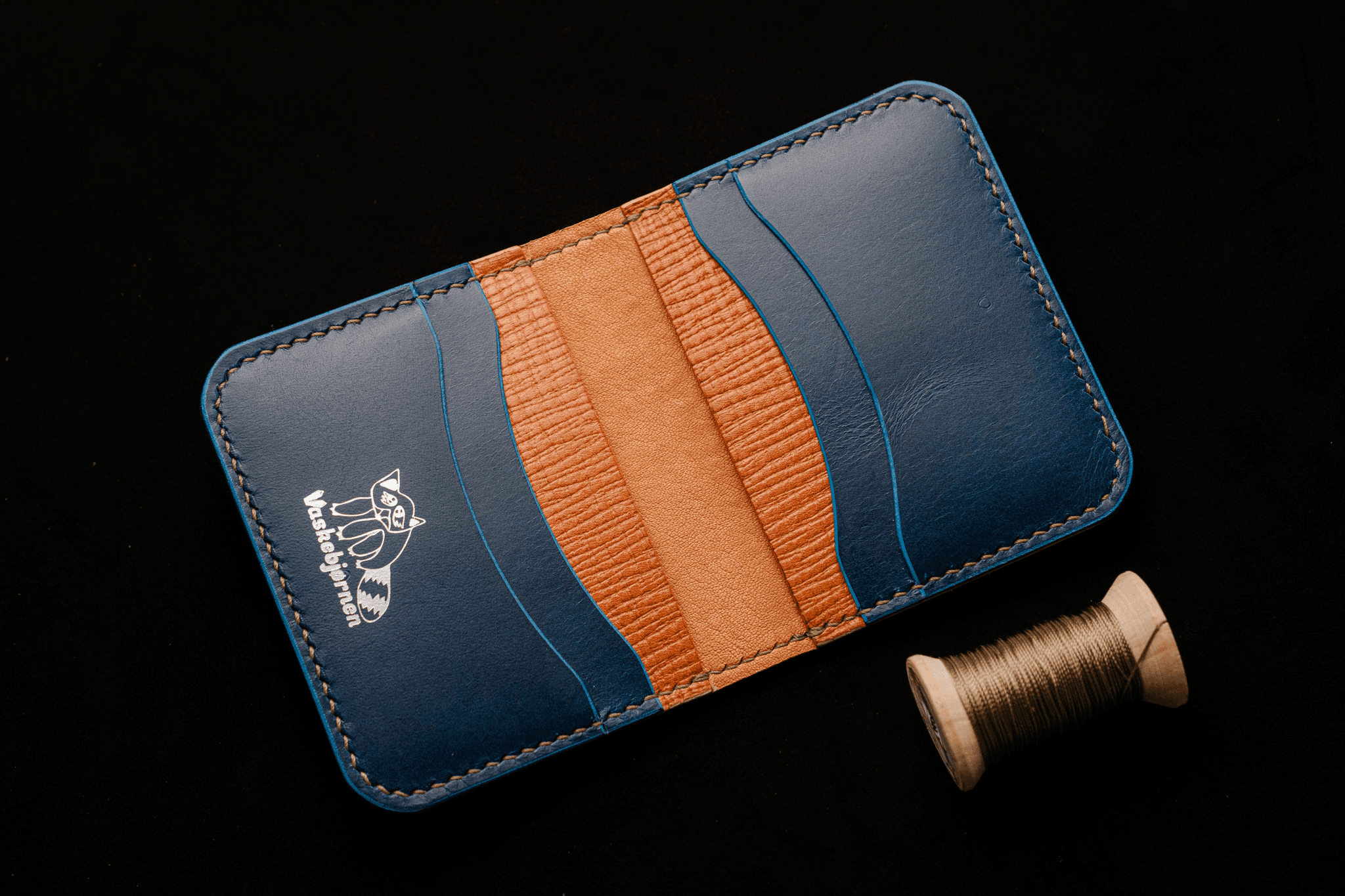 Bifold wallet interior