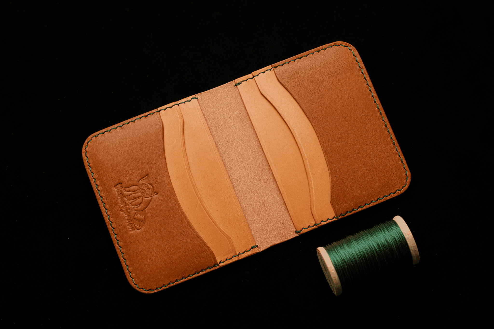 Bifold wallet interior