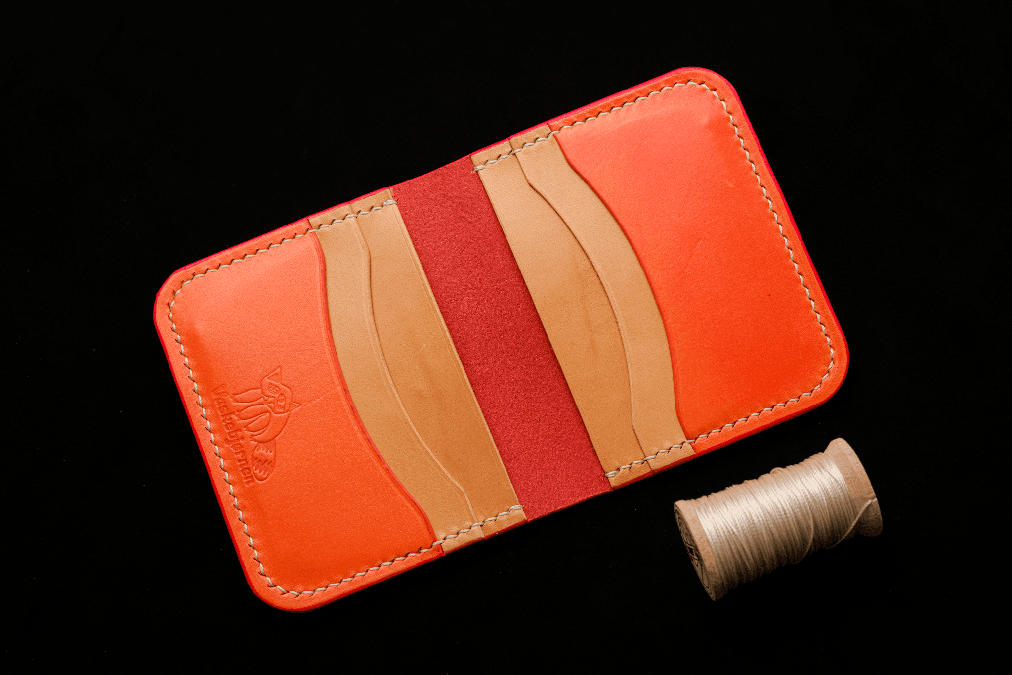 Bifold wallet interior