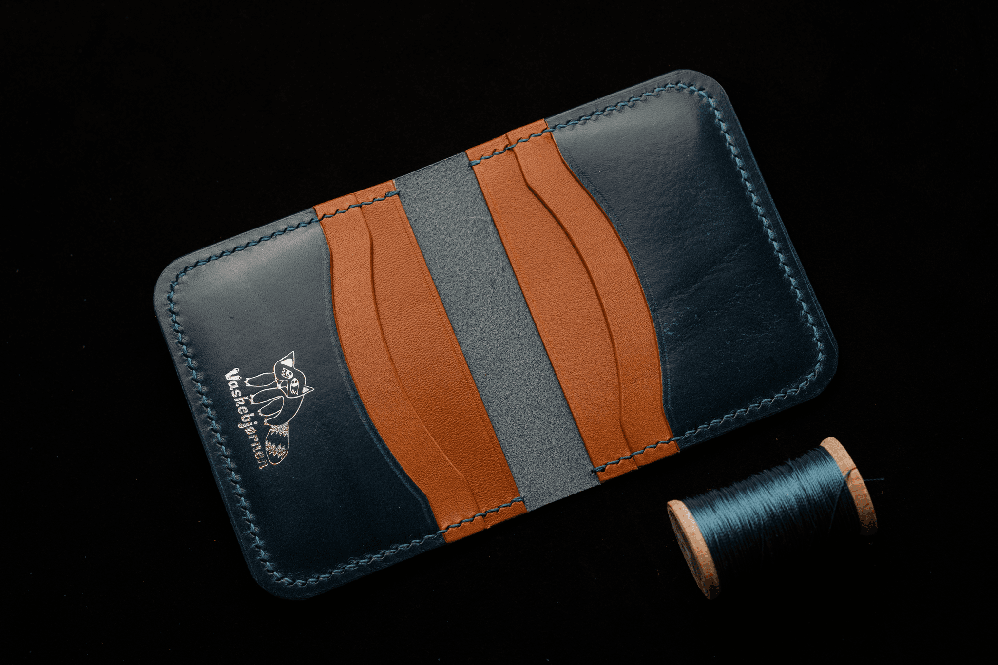 Bifold wallet interior