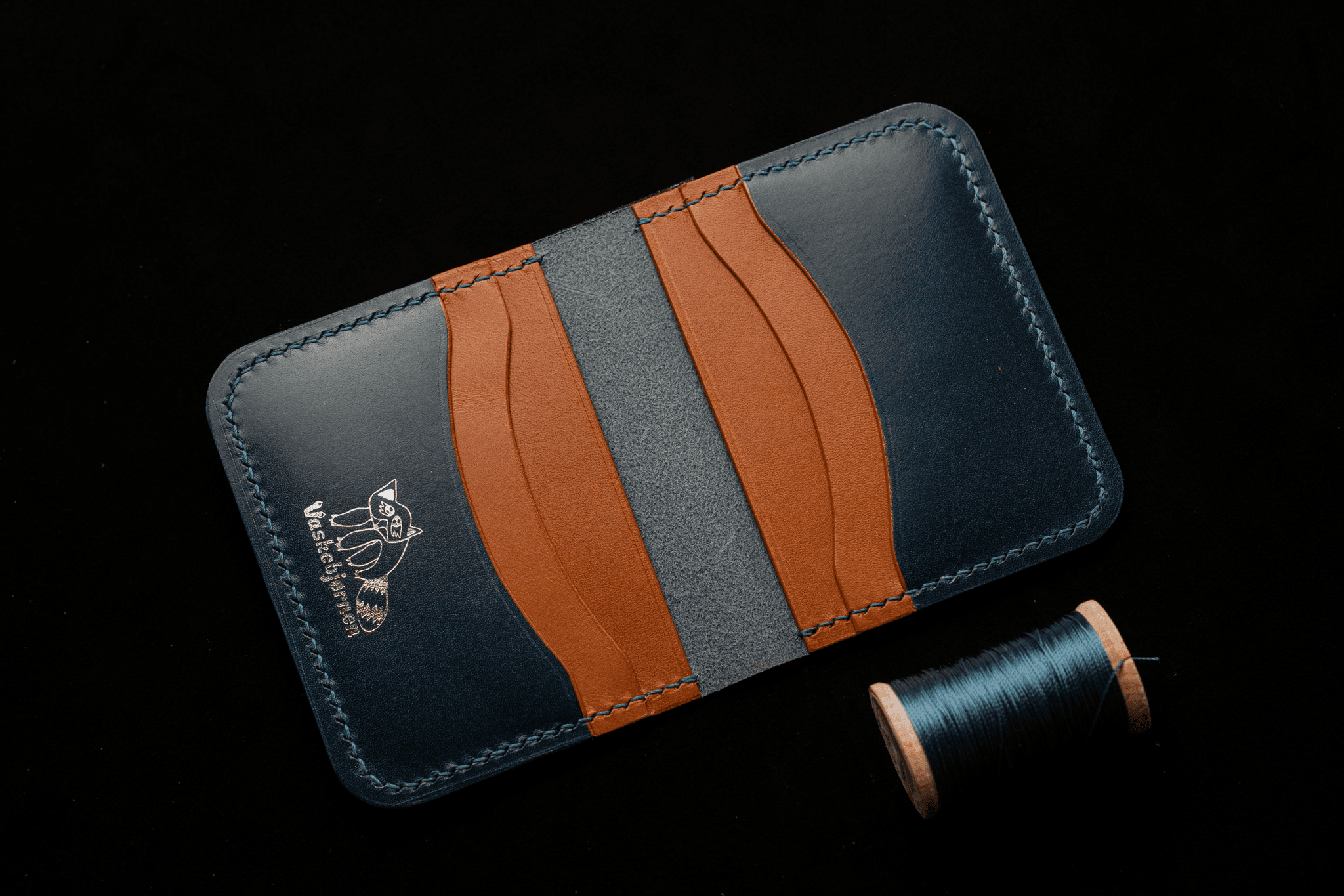 Bifold wallet interior
