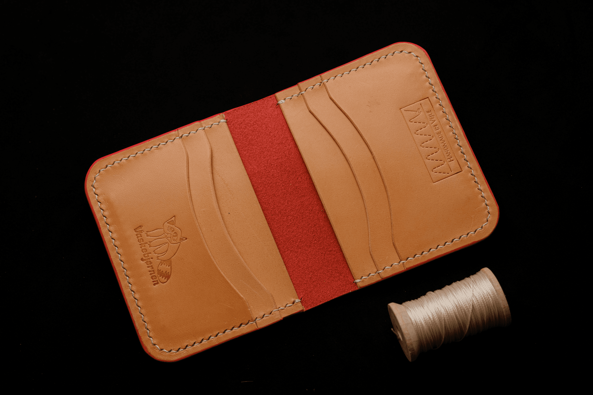 Bifold wallet interior